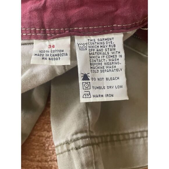 Unionbay  cargo shorts khaki cotton size 34 utility pockets excellent condition - Picture 3 of 9